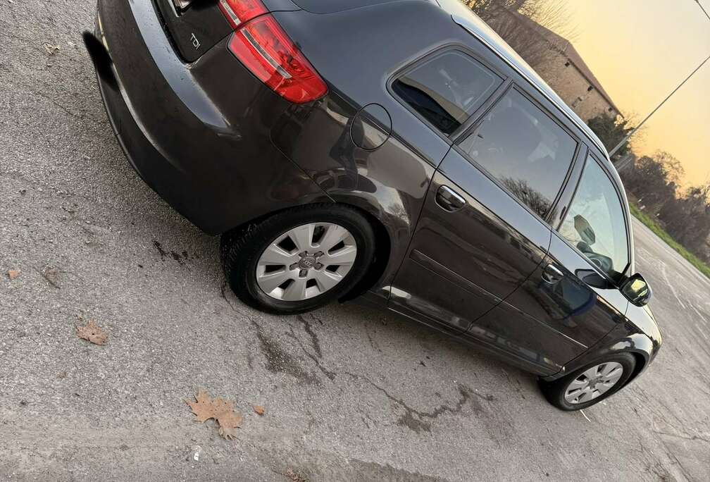 Audi Sportback 1.6 TDI 105 DPF Attraction