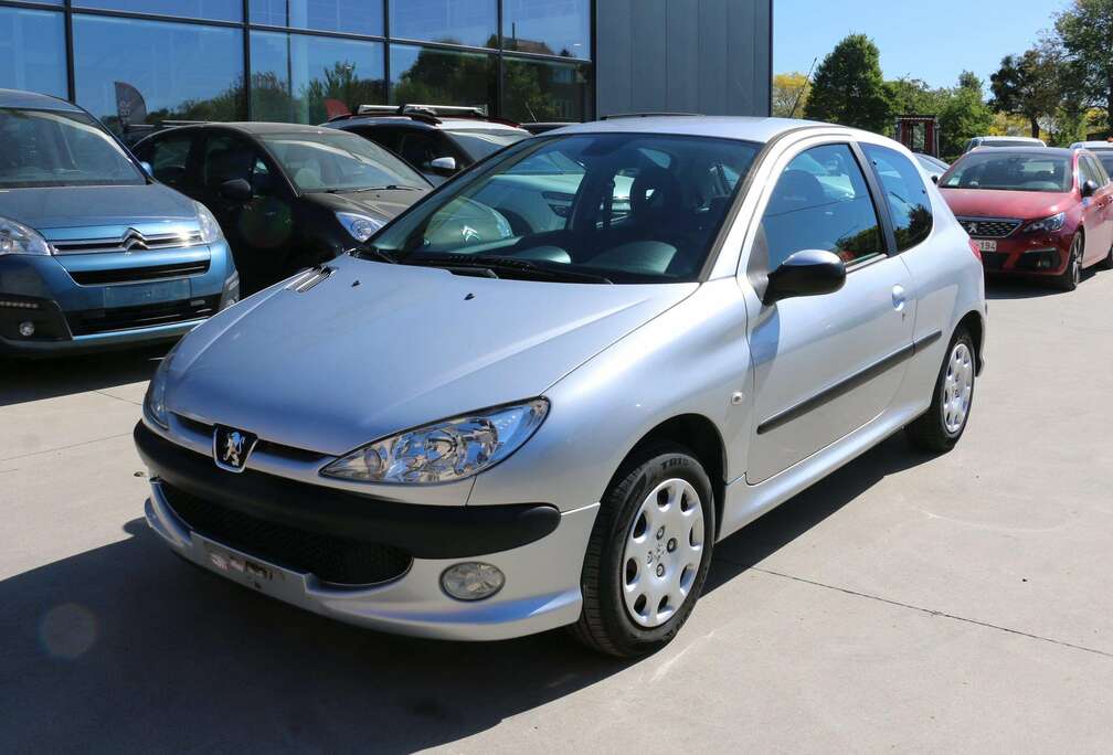 Peugeot 1.4i Urban 1ste eigenaar + 1 JAAR GARANTIE TRAXIO