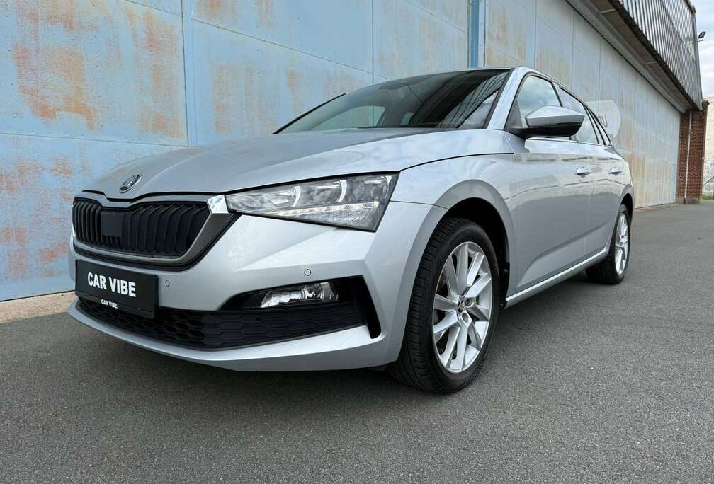 Skoda APPLE CARPLAY - ANDROID AUTO - CAMERA - GPS - ZETELVERWARMING - CRUISE CONTROL - LANE ASSIST - BELGISCH - 1 EIGENAAR