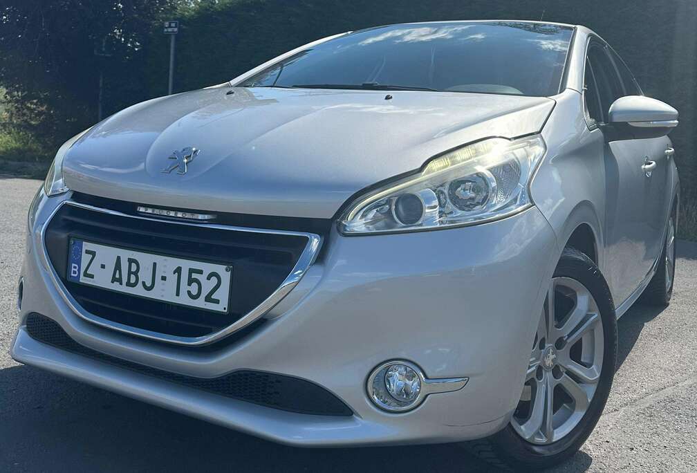 Peugeot 208 1.2i Allure