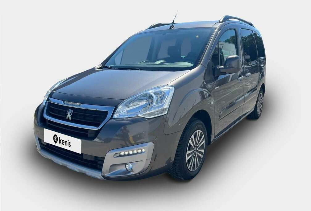 Peugeot 1.2 PureTech Active NAVI AIRCO TREKHAAK PDC