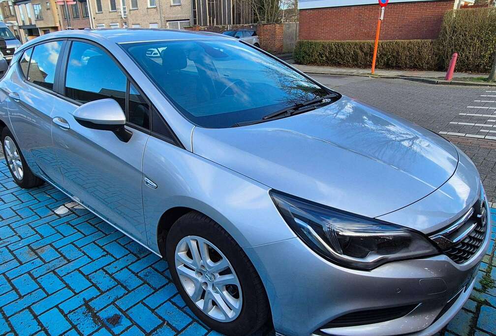 Opel Astra 1.6 CDTi Edition
