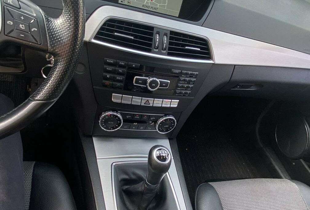 Mercedes-Benz CDI 219000 km , BJ 2014 , diesel euro 5