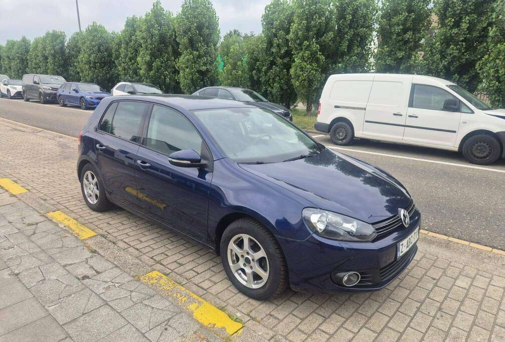 Volkswagen 1.4i - Airco - Parkingssensoren - Zetelverwarming + Keuring - Garantie