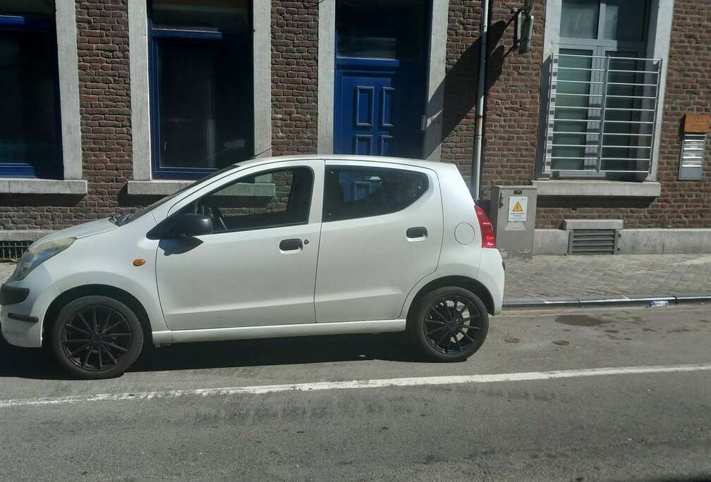 Nissan 1.0 visia