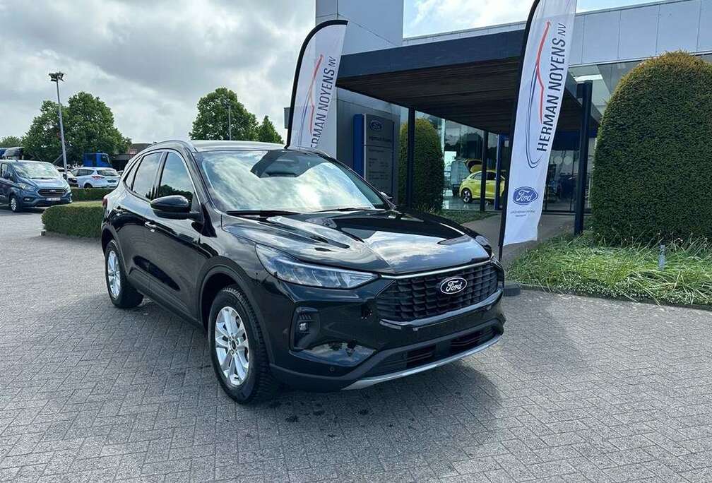 Ford Titanium 2.5i FHEV AWD