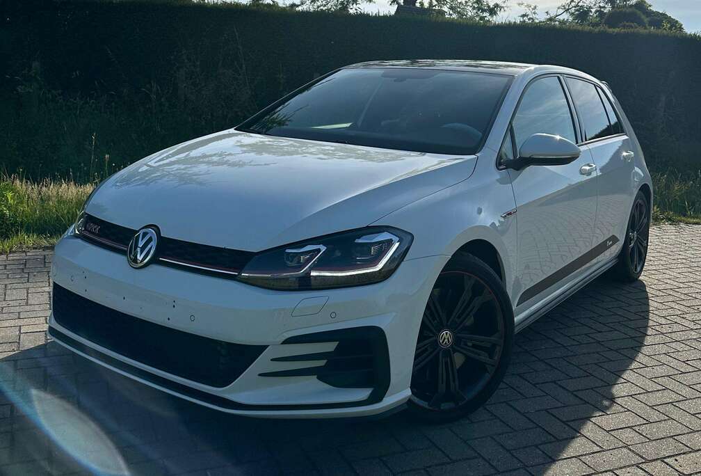 Volkswagen Golf 2.0 TSI Performance DSG