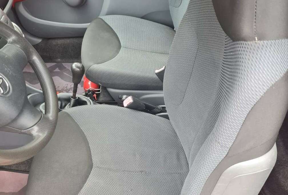 Toyota 1.0 VVT-i Les Bleus 2008