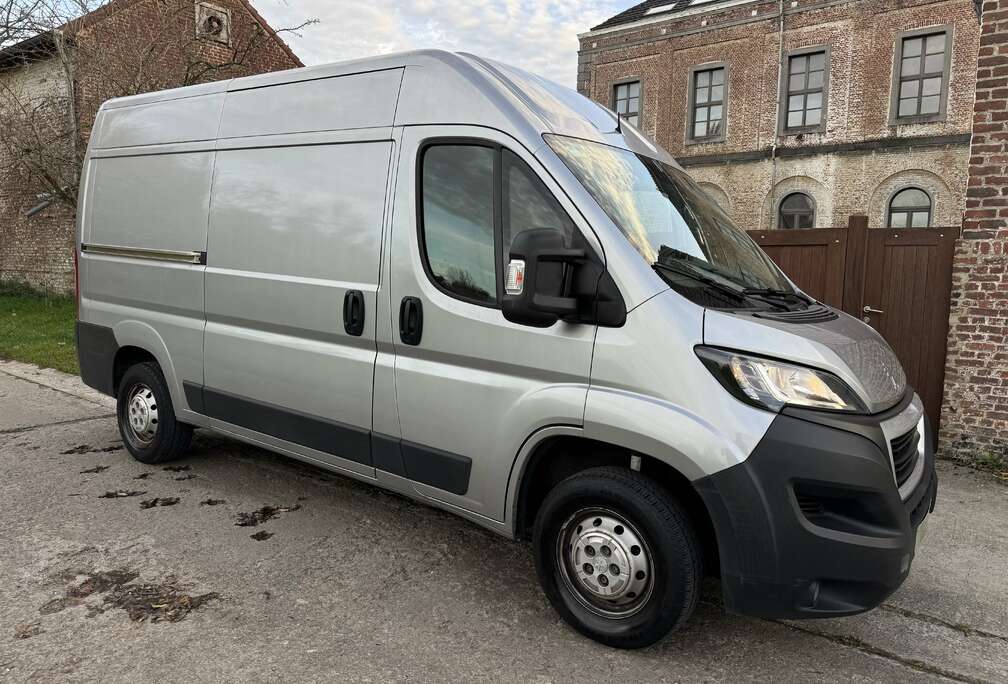 Peugeot 2.2 BlueHDi L2H2 **12.396,- NETTO**