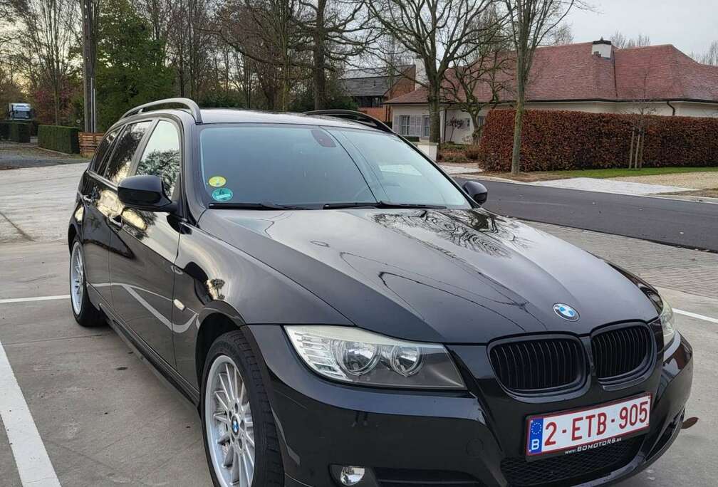 BMW 318i Touring