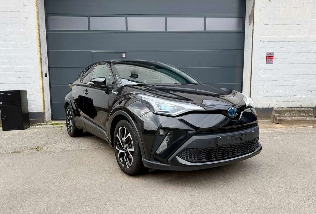 Toyota Hybrid 2.0i * CARNET TOYOTA * CARPLAY * LEDS * ATT REMORQUE * SIEGES CHAUFF