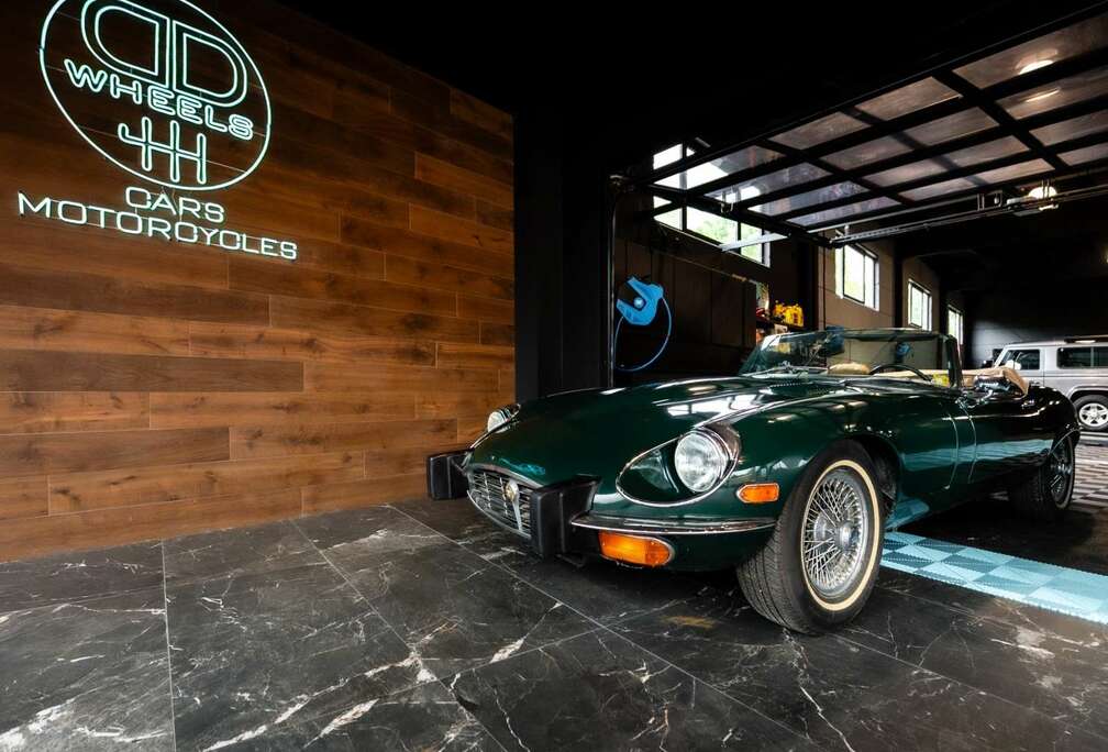 Jaguar ROADSTER / VEHICULE BELGE ( ORIGINE AMERICAINE)