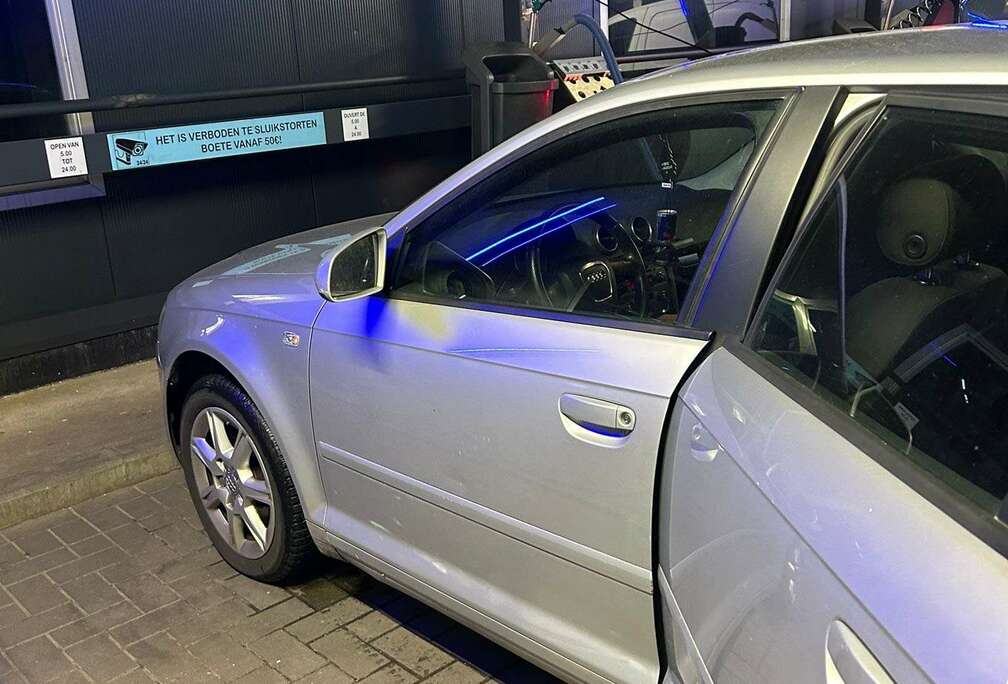 Audi 1.6i Attraction