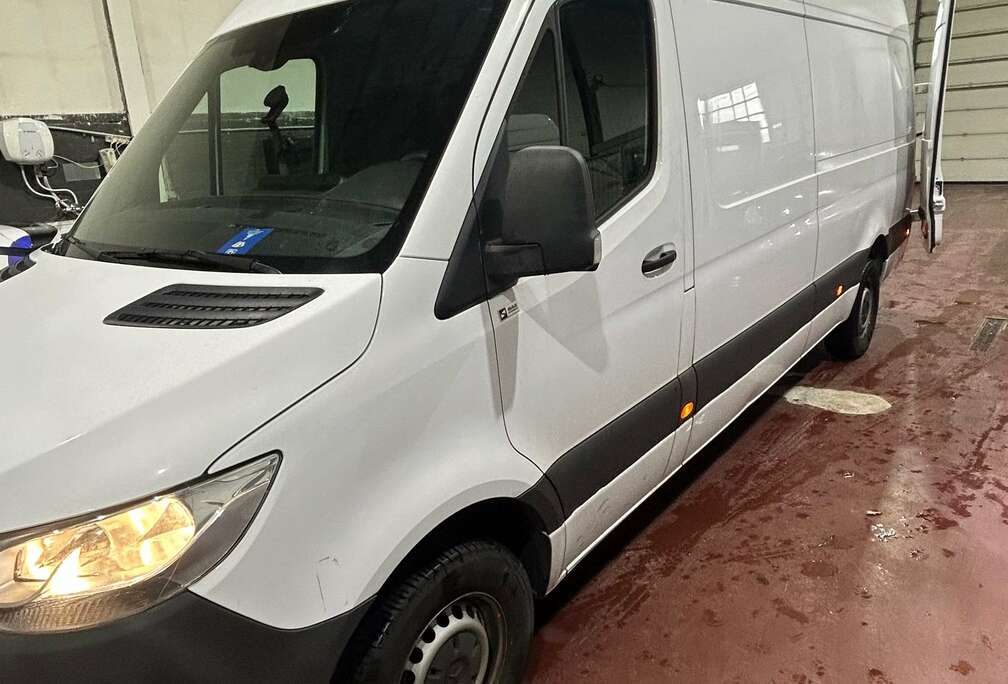 Mercedes-Benz 317 2.0 CDI L3H2 RWD 9G-tronic (EU6d)