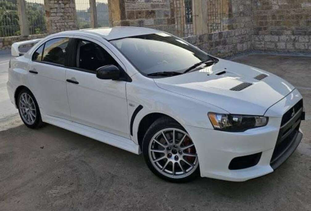 Mitsubishi X RS