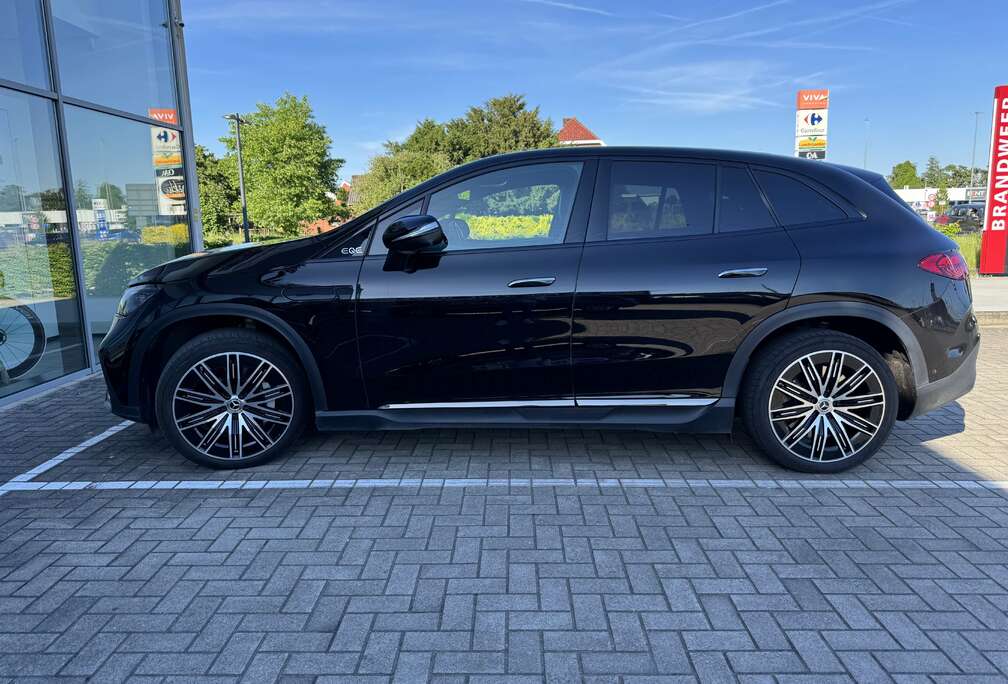 Mercedes-Benz 90.6 kWh 300 AMG Line