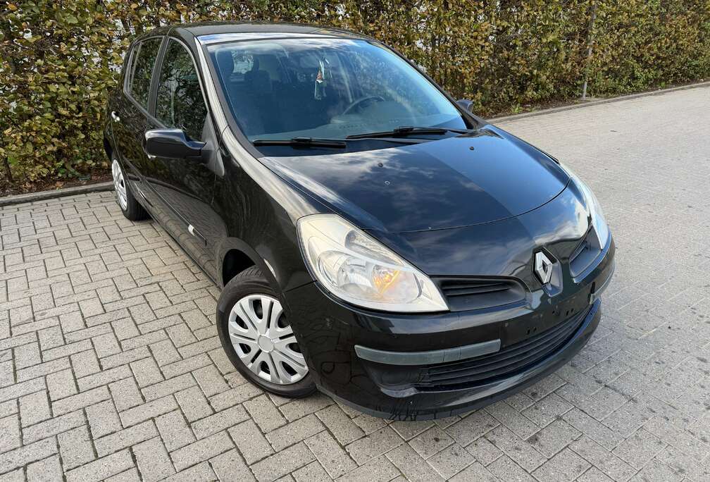 Renault Clio 1.2i 16v Authentique