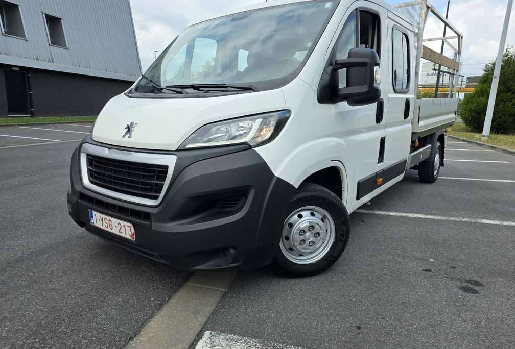 Peugeot double cabine 7 place pret immatriculer