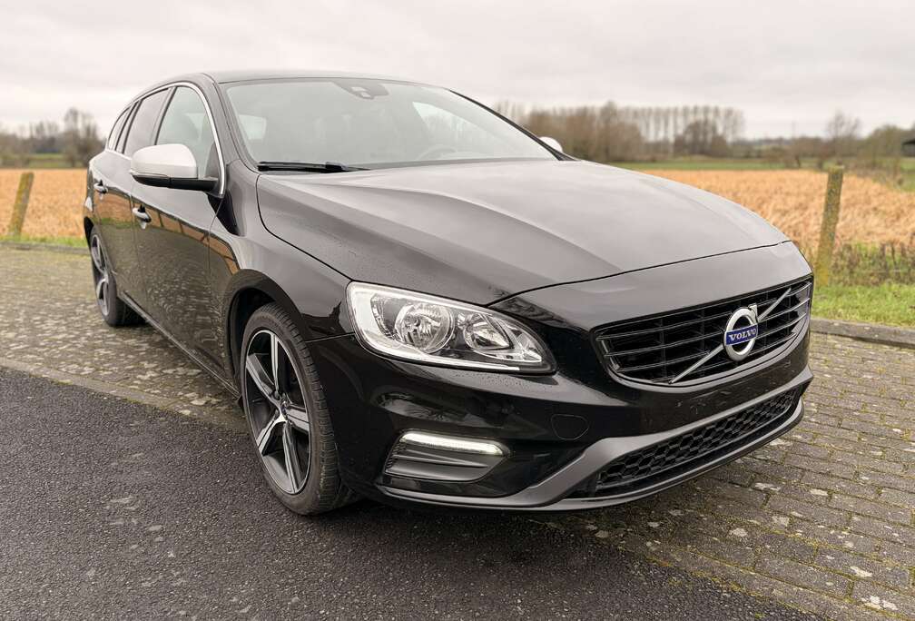 Volvo 1.6 T3 Summum R-Design