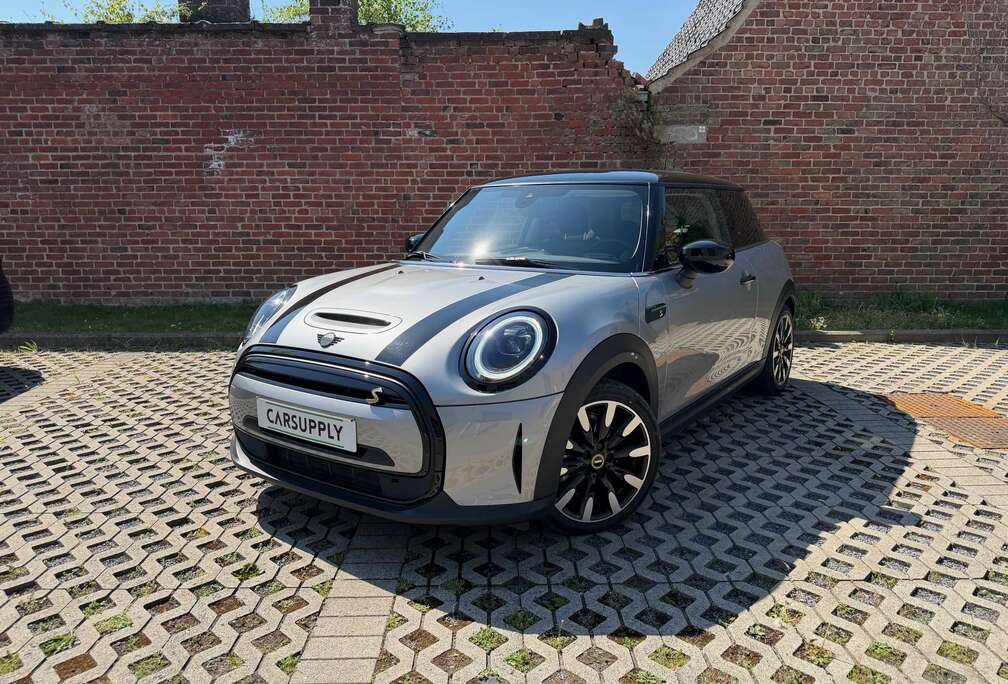 MINI 28.9 kWh Cooper SE - Apple Carplay - Leder - PDC  - Black Pack - 17\