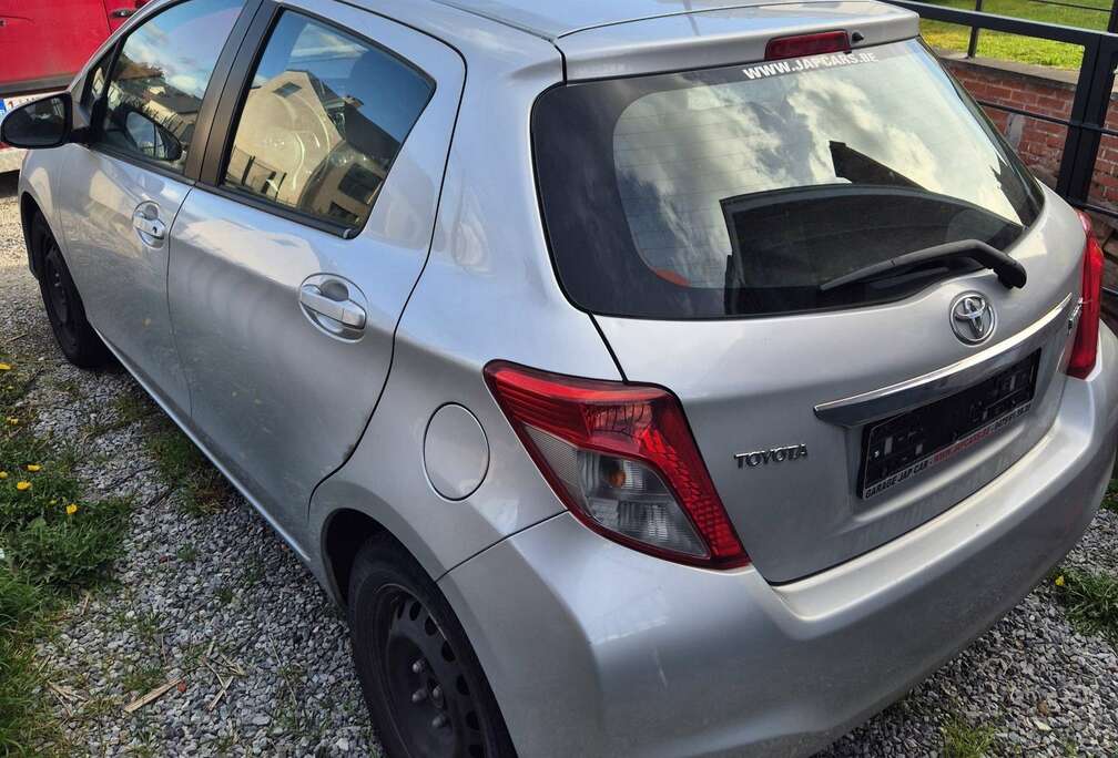 Toyota 1.0i VVT-i Active