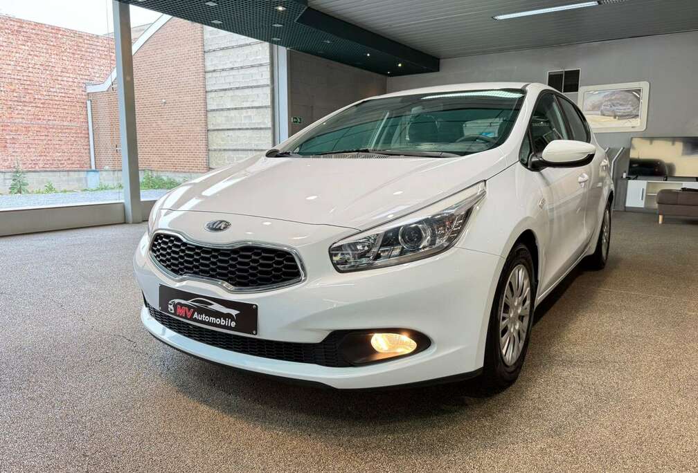 Kia 1.4i * Clim * Recul de recul * Cd * Radio