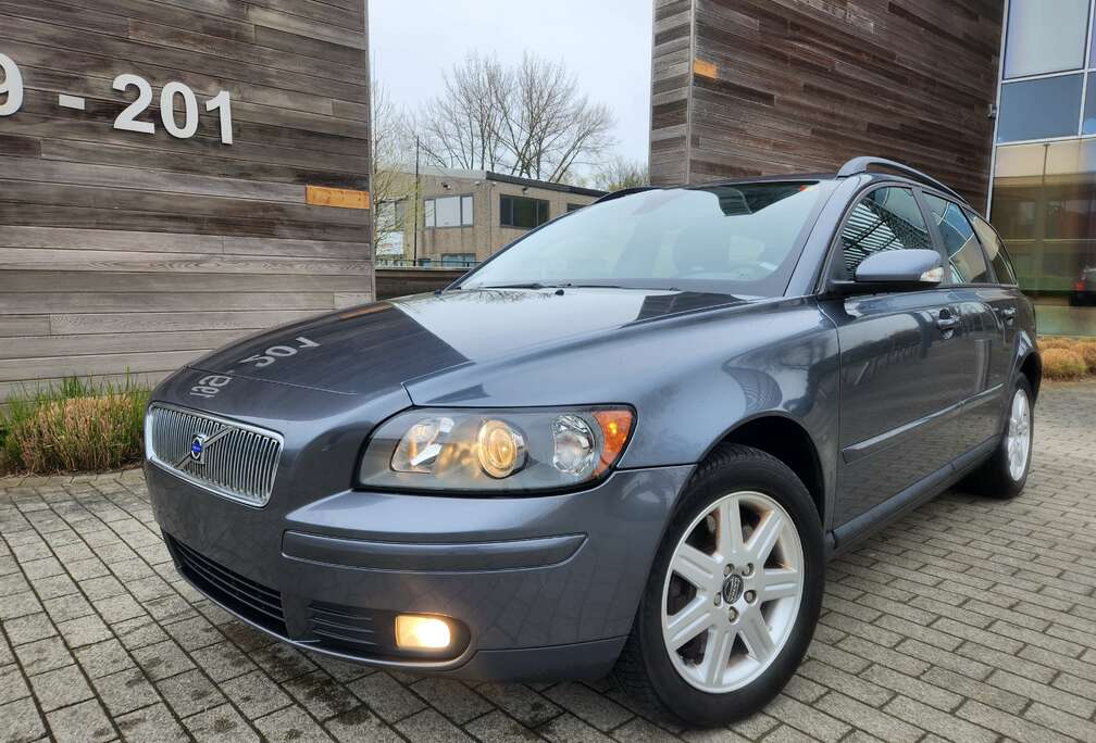 Volvo V50+2.5+Turbo+20v+T5+AWD+Momentum