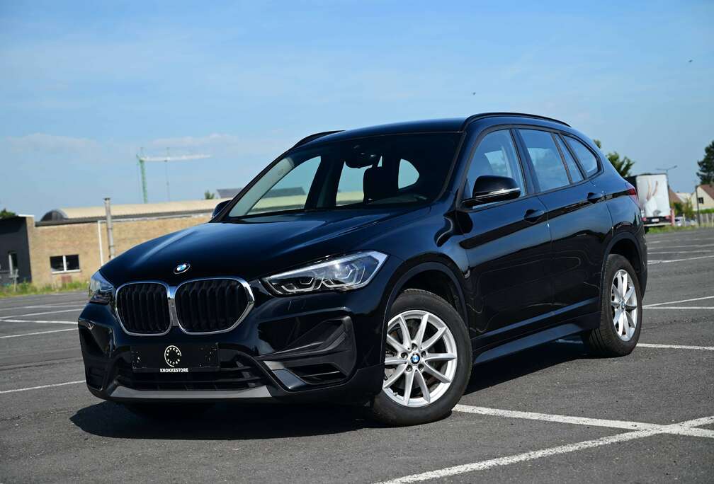 BMW AUT / 18i sDrive / FACELIFT / LED / NAVI / BLACK