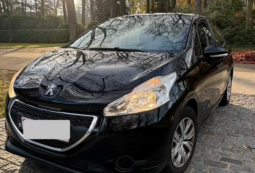 Peugeot Peugeot 208  2012  1.2 benzine  73.500 km