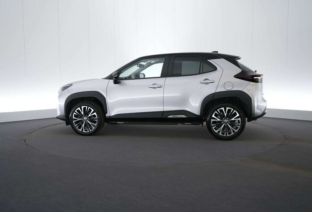 Toyota 1.5 VVT-I HEV Elegant LEDER LED GPS PDC CAM JBL