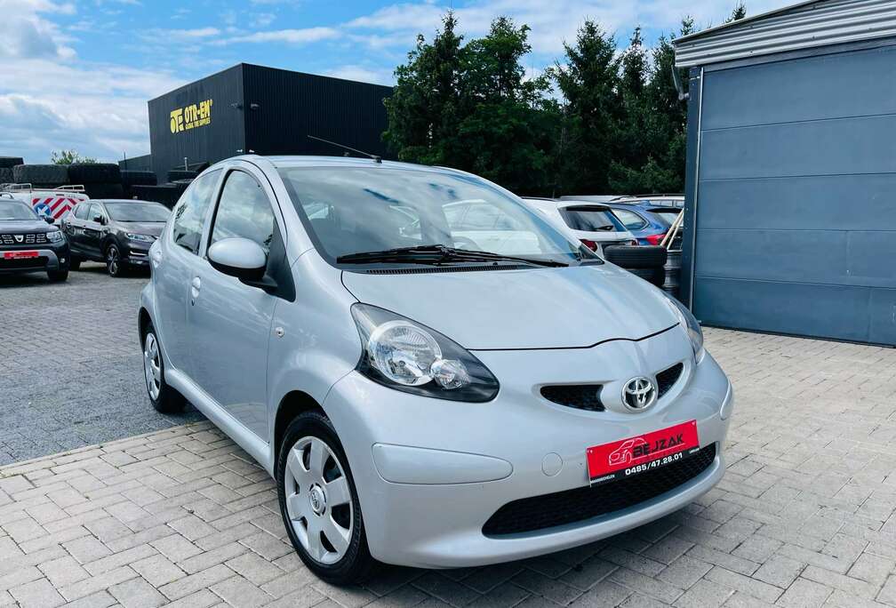 Toyota Aygo 1.0i 37.000km 1jaar garantie