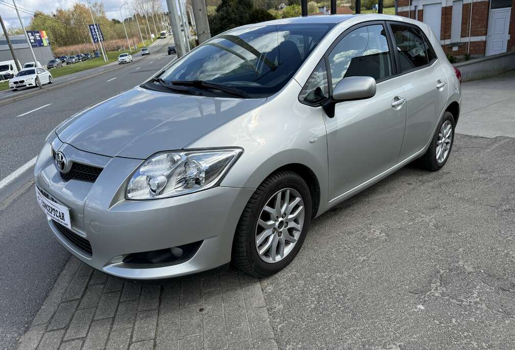 Toyota Auris 2.0 D-4D Linea Sol