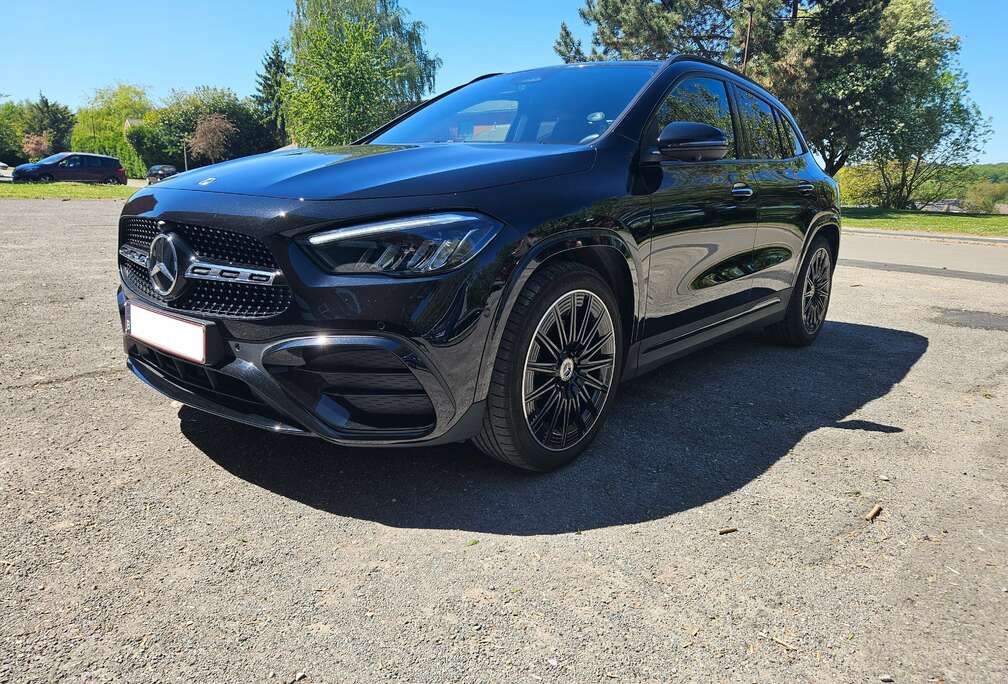 Mercedes-Benz GLA 180 AMG LINE