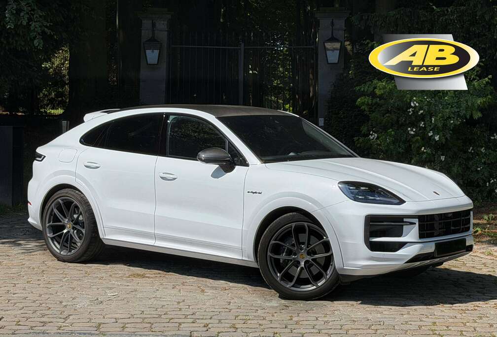 Porsche Cayenne Coupé E-Hybrid 470HP - Lightweight Sport Package
