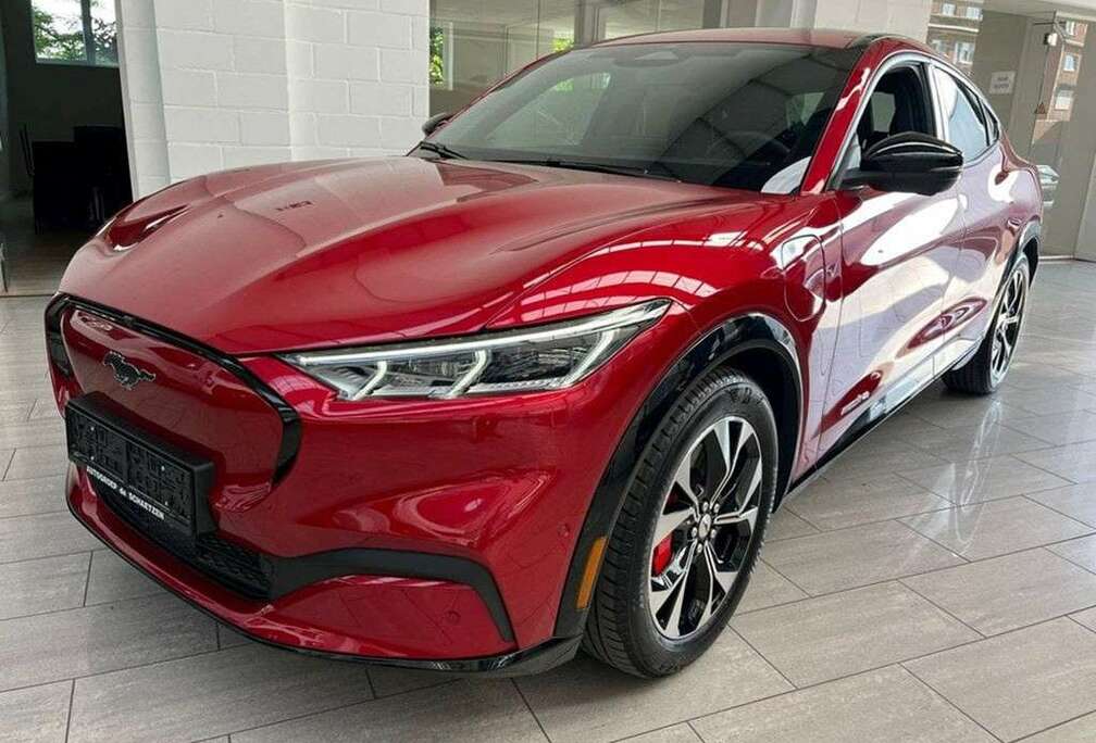 Ford 76 kWh Premium AWD