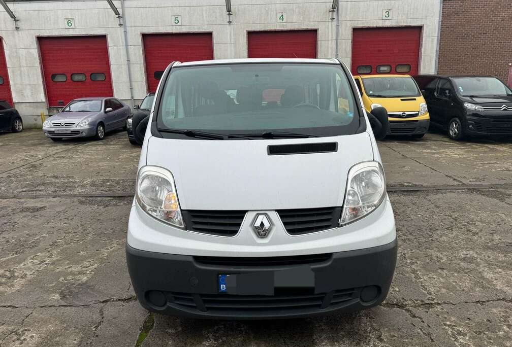 Renault Passenger 2.0 dCi Authentique ( 9 Place )