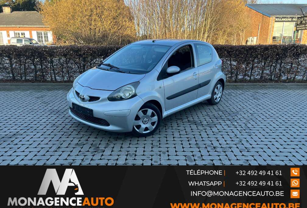 Toyota - 24.000km - Automatique