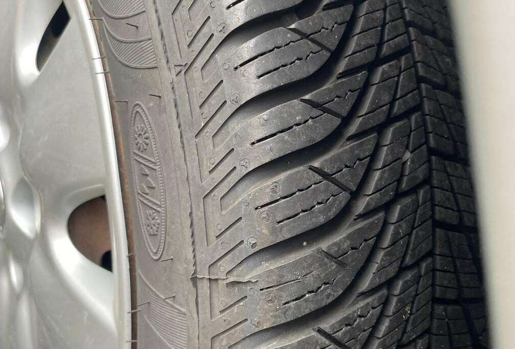 Nissan 1.0i 16v Finesse