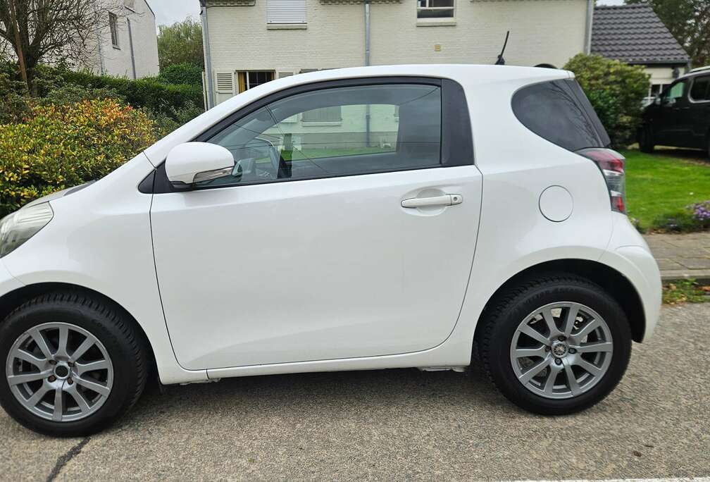 Toyota IQ 1.0 +