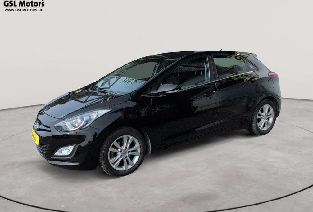 Hyundai 1.4CRDi-90 03/13 -noir metal- airco/cruise/ USB