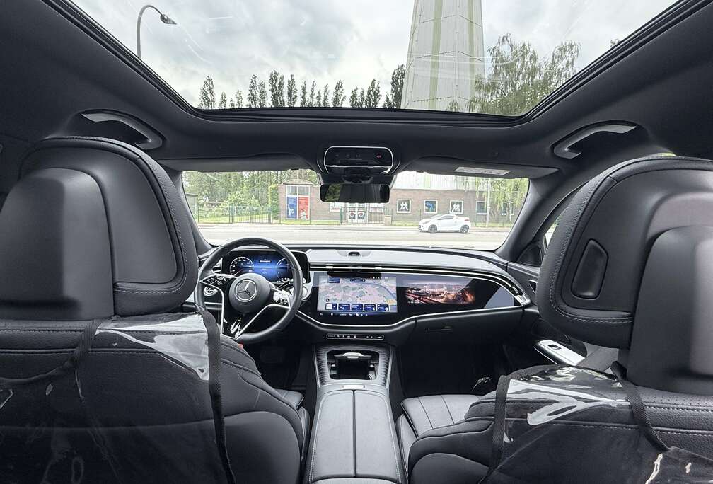 Mercedes-Benz E300e Superscreen HUD Massage Pano BTW En veel mee
