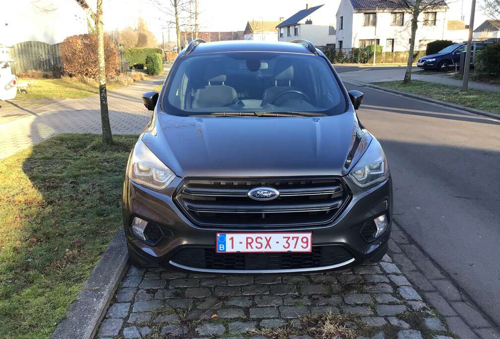 Ford Kuga 1.5 EcoBoost 2x4 ST-Line