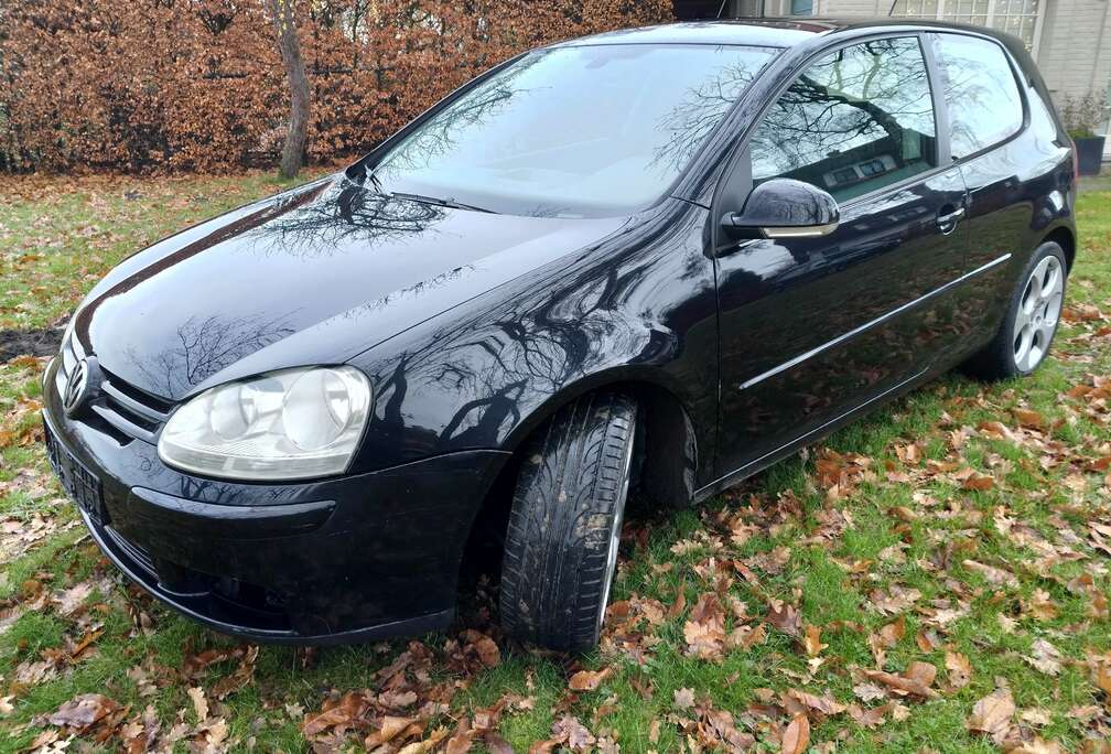 Volkswagen Golf 1.6 FSI Sportline