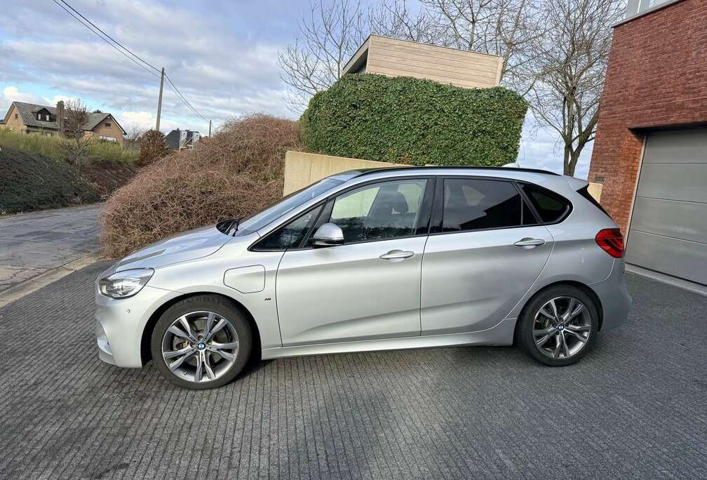 BMW 225xe Plug-In hybride, complete M-Sport binnen en buiten, bijna full option