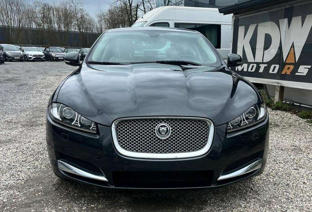 Jaguar XF 2.2 D  *MOTORSTORING*