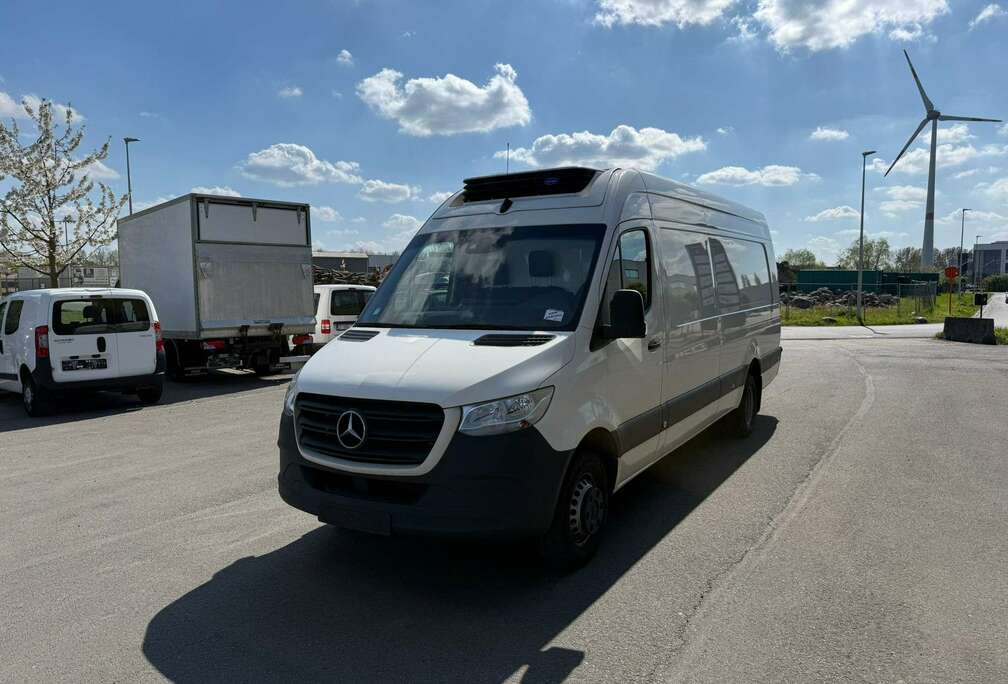 Mercedes-Benz 519 (Stock ID 68412)