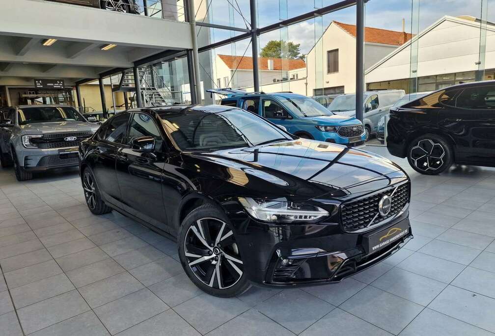 Volvo PLUS DARK HYBRID BENZINE AUTOMAAT TAL VAN OPTIES