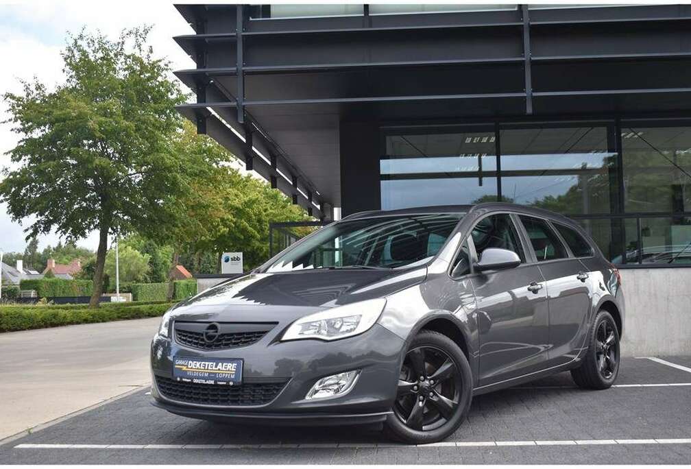 Opel 1.7CDTI Enjoy  Airco-Trekhaak-Parkeersensoren