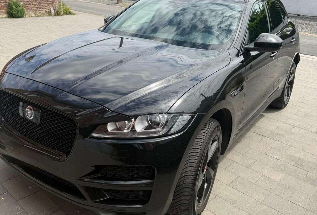 Jaguar F-Pace 2.0 T AWD P250 R-Dynamic LE Black