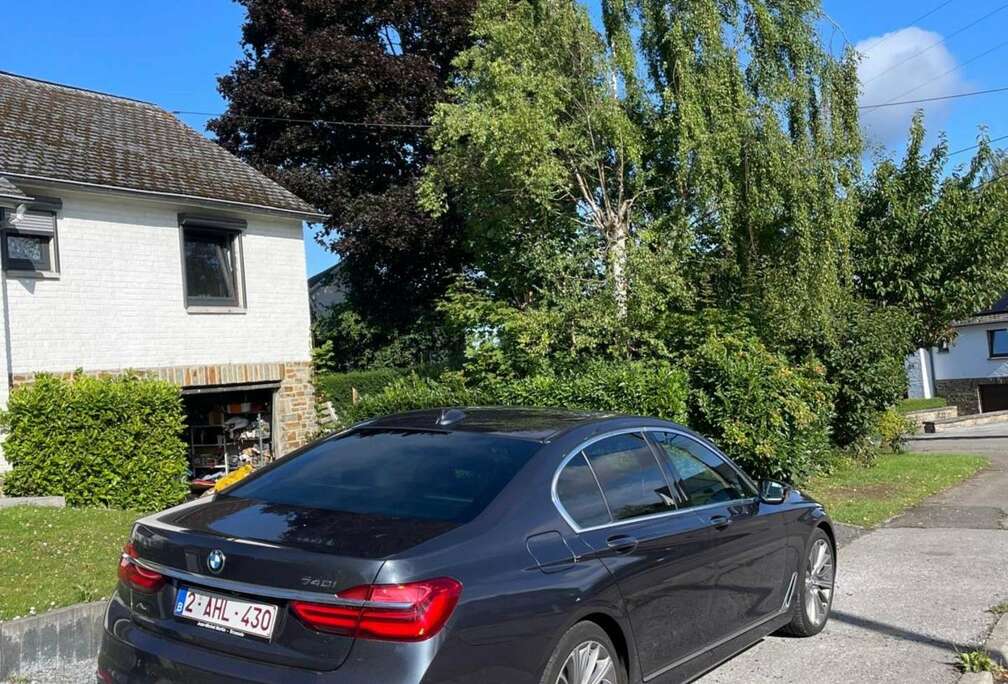 BMW 740i